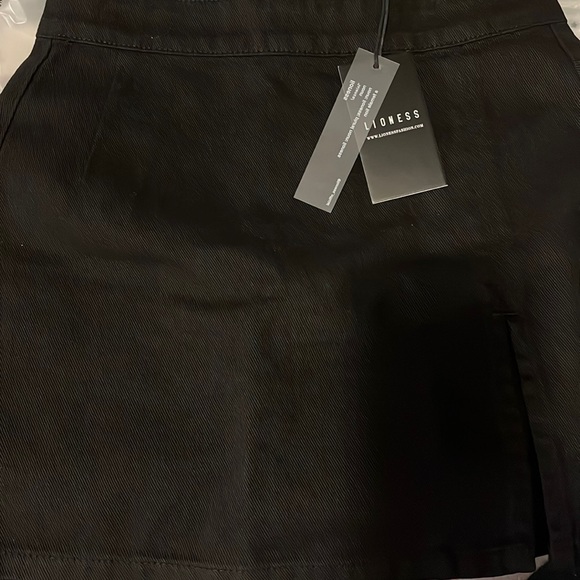 Princess polly lola skirt in black (bnwt) - Picture 2 of 3